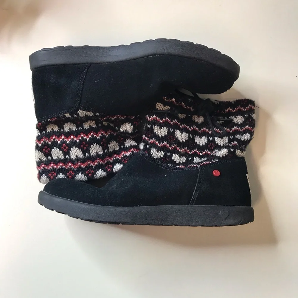 Ugg Red, White, And Black Winter Boots Size 4